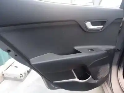 Peça sobressalente para automóvel em segunda mão forra / revestimento da porta traseira esquerda por kia stonic (ybcuv) business referências oem iam 