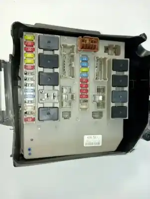 Pièce détachée automobile d'occasion boîtes à fusibles pour renault clio iii d4f740 références oem iam r10c312749  