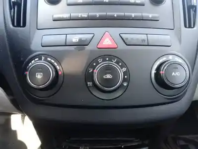 Second-hand car spare part heating / air conditioning control panel for kia cee´d concept oem iam references 