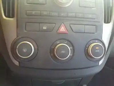 Peça sobressalente para automóvel em segunda mão comando de sofagem (chauffage / ar condicionado)  por kia pro_cee´d ( ) 1.6 crdi cat referências oem iam 972501hxxx