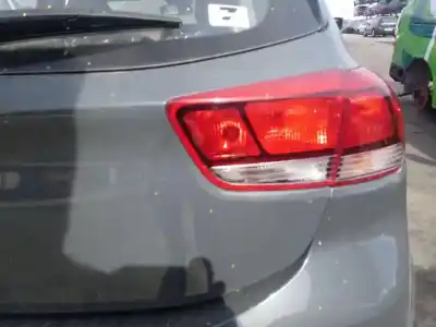 Tweedehands auto-onderdeel achterlampje rechts binnen voor kia rio (yb) business oem iam-referenties 