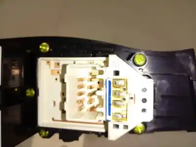 Автозапчасти б/у выключатель левого переднего окна за hyundai i40 cw gl comfort ссылки oem iam 935703z000  