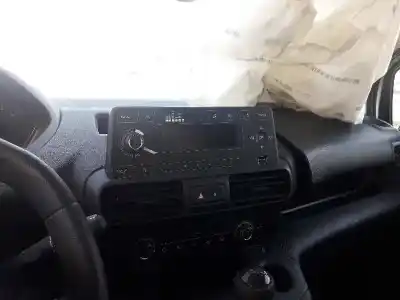 Second-hand car spare part AUDIO SYSTEM / RADIO CD for PEUGEOT RIFTER  OEM IAM references 4390160113  