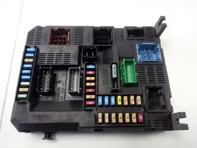 Pezzo di ricambio per auto di seconda mano scatola relè/fusibili per peugeot 208 access riferimenti oem iam 9819849680