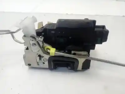 Second-hand car spare part left front door lock for dacia duster ambiance 4x2 oem iam references   