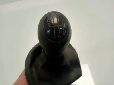 Second-hand car spare part gear lever for renault master kasten 2.3 diesel dci cat oem iam references   