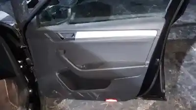 Pezzo di ricambio per auto di seconda mano rivestimento porta anteriore destro per skoda superb (3v3) active riferimenti oem iam 