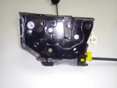 Автозапчастина б/у замок дверей заднього лівого для audi q3 (8ug) attraction посилання на oem iam 8k0839015h