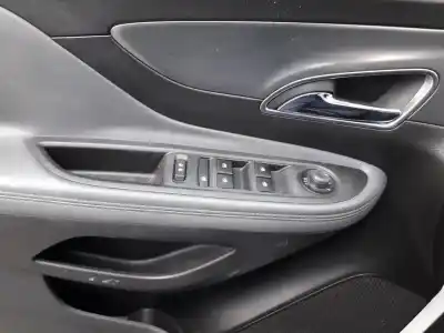 Pezzo di ricambio per auto di seconda mano interruttore alzacristalli anteriore sinistro per opel mokka edition ecoflex riferimenti oem iam 13305011