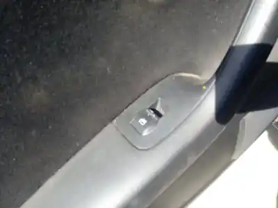 Peça sobressalente para automóvel em segunda mão botão / interruptor elevador vidro traseiro esquerdo por audi a4 berlina (8e) 1.8 20v turbo referências oem iam 
