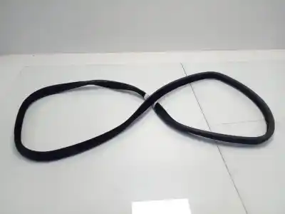 Tweedehands auto-onderdeel deurcontour rubber voor land rover evoque pure oem iam-referenties 