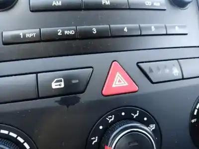 Second-hand car spare part hazard warning lights for kia cee´d concept oem iam references 937001h000