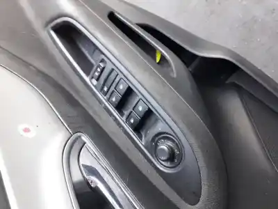 Second-hand car spare part right front power window switch for vauxhall mokka 1.7 oem iam references 13305009