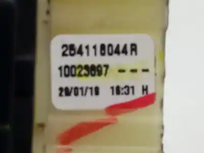 Peça sobressalente para automóvel em segunda mão botão / interruptor elevador vidro dianteiro esquerdo por renault captur dynamique referências oem iam 254118044r  