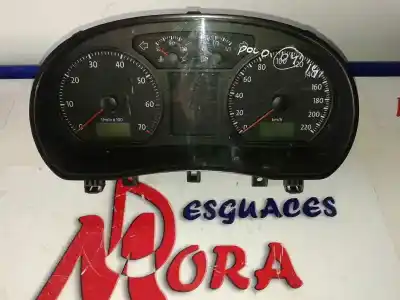 Pezzo di ricambio per auto di seconda mano PANNELLO DEGLI STRUMENTI per VOLKSWAGEN POLO IV (9N1)  Riferimenti OEM IAM 6Q0920803E  