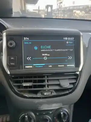 Автозапчастина б/у БАГАТОФУНКЦІЙНИЙ ДИСПЛЕЙ для PEUGEOT 208 (P21E)  Посилання на OEM IAM 9673830077  