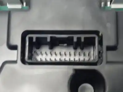 Peça sobressalente para automóvel em segunda mão quadrante por renault captur limited referências oem iam 248106808r  