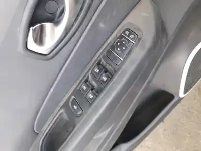 Peça sobressalente para automóvel em segunda mão botão / interruptor elevador vidro dianteiro esquerdo por renault captur limited referências oem iam 255700068r