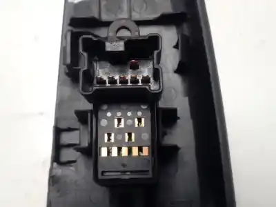 Second-hand car spare part right front power window switch for nissan note (e11e) acenta oem iam references 809609u00a  