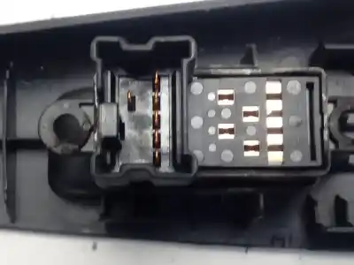 Second-hand car spare part rear right power window switch for nissan note (e11e) acenta oem iam references   