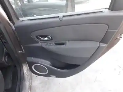 Pièce détachée automobile d'occasion GARNITURE DE PORTE ARRIÈRE DROITE pour RENAULT SCENIC III (JZ)  Références OEM IAM   