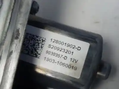 Piesă de schimb auto la mâna a doua mecanism acționare geam fațã stânga pentru dacia duster ii motor 1.5 ltr. - 85 kw blue dci diesel fap cat referințe oem iam 807217664r   Piesă de schimb auto la mâna a doua mecanism acționare geam fațã stânga pentru dacia duster ii motor 1.5 ltr. - 85 kw blue dci diesel fap cat referințe oem iam 807217664r