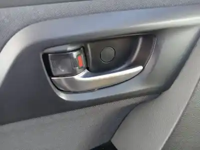 Second-hand car spare part interior left rear handle for toyota auris 1.8 16v oem iam references 