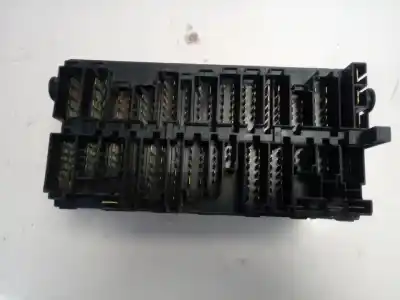 Pièce détachée automobile d'occasion boîtes à fusibles pour volkswagen t4 transporter bus d-abl références oem iam 357937039  