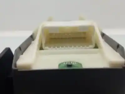 Second-hand car spare part left front power window switch for toyota auris 1.8 16v oem iam references   