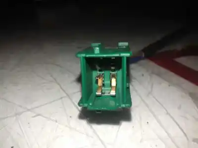 Pezzo di ricambio per auto di seconda mano pretenditore airbag sinistro per opel corsa c 1.2 16v cat (z 12 xe / lw4) riferimenti oem iam   