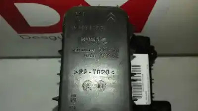 Second-hand car spare part air filter for citroen c-elysée 1.2 12v vti oem iam references 9670851880  