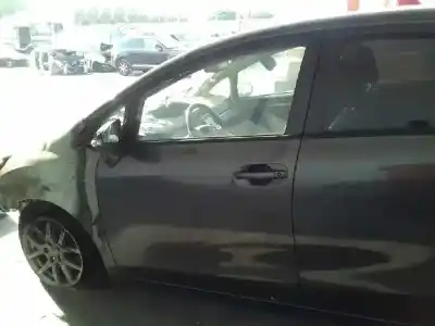 Peça sobressalente para automóvel em segunda mão PORTA DA FRENTE ESQUERDA por TOYOTA VERSO (AUR2/ZGR2)  Referências OEM IAM 670020F020  