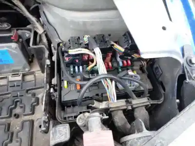 Pièce détachée automobile d'occasion boîtes à fusibles pour citroen c2 1.4 hdi références oem iam 9661707880  