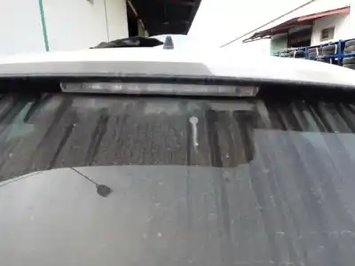 Second-hand car spare part central brake light for citroen c4 lim. 1.6 hdi fap oem iam references 9688835380