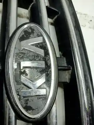 Second-hand car spare part front grille for kia sorento 2.5 crdi active oem iam references   