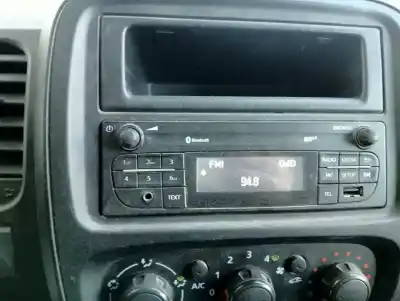 Peça sobressalente para automóvel em segunda mão sistema de áudio / rádio cd por renault trafic furgón 1.6 dci d referências oem iam 281157689r
