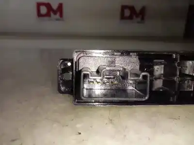 Peça sobressalente para automóvel em segunda mão botão / interruptor elevador vidro traseiro esquerdo por mazda 2 lim. (de) 1.4 crtd active referências oem iam d65166370  