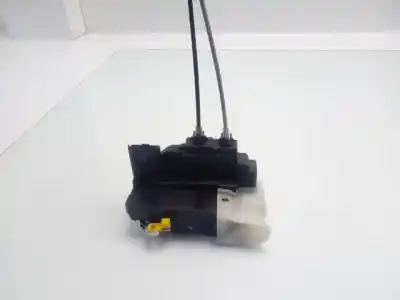 Second-hand car spare part left front door lock for hyundai i20 classic oem iam references 813101j020e