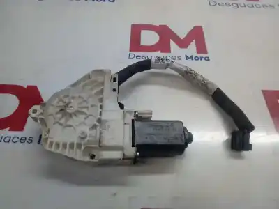 Pièce détachée automobile d'occasion MOTEUR LÈVE VITRE AVANT GAUCHE pour SKODA SUPERB COMBI (3T5)  Références OEM IAM 8K0959801A  