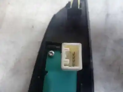 Second-hand car spare part right front power window switch for lexus is200 (ds2/is2) 250 v6 oem iam references 8403053020  