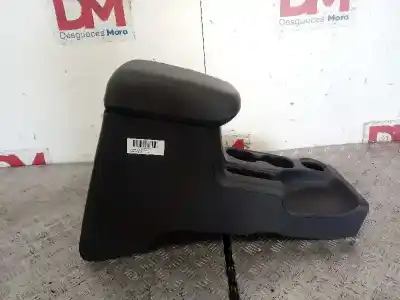 Автозапчастина б/у центральний подлокник для mitsubishi l 200 basis club cab 4wd посилання на oem iam   