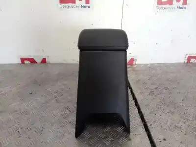 Автозапчастина б/у центральний подлокник для mitsubishi l 200 basis club cab 4wd посилання на oem iam   