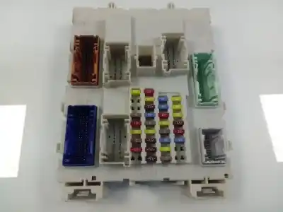 İkinci el araba yedek parçası röle/sigorta kutusu için ford focus lim. black&red oem iam referansları 14a073