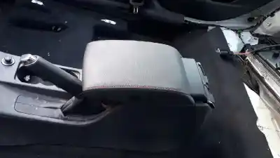 Автозапчастина б/у центральний подлокник для skoda octavia iii (5e3, nl3, nr3) 2.0 tdi rs посилання на oem iam 5e0864207