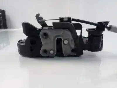 Second-hand car spare part left front door lock for renault express 1.4 oem iam references 805033719r  