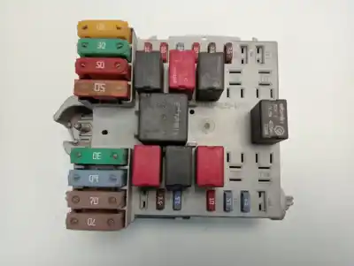 Pezzo di ricambio per auto di seconda mano scatola relè/fusibili per lancia ypsilon (101) 1.2 16v argento riferimenti oem iam 51724649