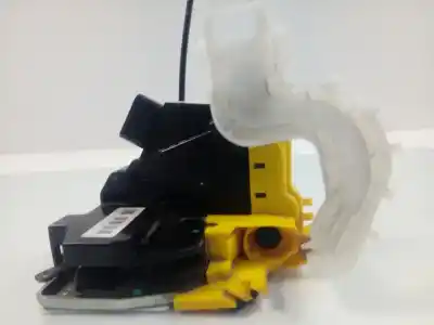 Second-hand car spare part left front door lock for kia cee´d drive oem iam references 81310a2400  