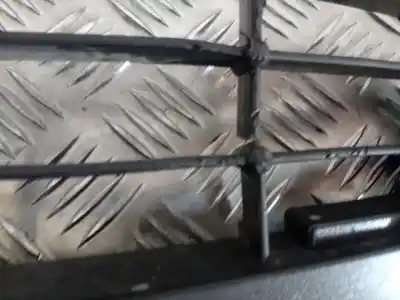 Peça sobressalente para automóvel em segunda mão grelha de pára choques central por ford focus lim. (cb4) business referências oem iam 8m5117b968a  