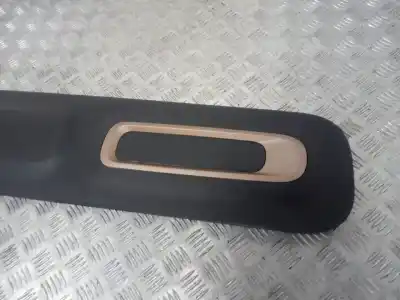 Peça sobressalente para automóvel em segunda mão moldura da porta dianteira direita por citroen c3 feel referências oem iam 9833480777  