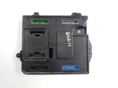Peça sobressalente para automóvel em segunda mão caixa de fusíveis e relés por renault fluence dynamique referências oem iam 284b15364r